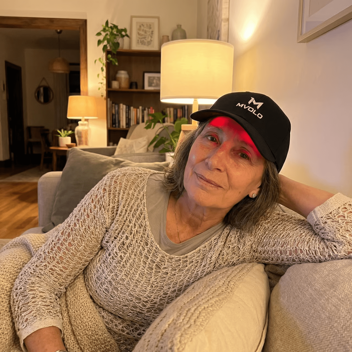 Hair Growth with Red Light Therapy: At-Home Routine - Mvolo